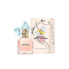 عطر مینی پرفکت مارک جیکوبز Eau de Parfum، با طراحی خاص و رایحه‌ای شاداب و گلی، مناسب برای استفاده روزمره و مناسبت‌های خاص.