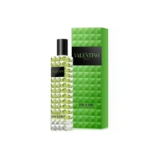 عطر مینی ولنتینو Born in Roma Donna Green Stravaganza Eau de Parfum با طراحی شیک و رایحه‌ای شاداب و گلی، مناسب استفاده در تمامی فصول و مناسبت‌ها.