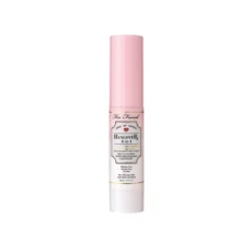 اسپری فیکس سه‌کاره توفیسد Too Faced Hangover 3-in-1 با طراحی سبک و فرمولاسیون آبرسان، مناسب برای افزایش ماندگاری آرایش و طراوت‌بخشی پوست.