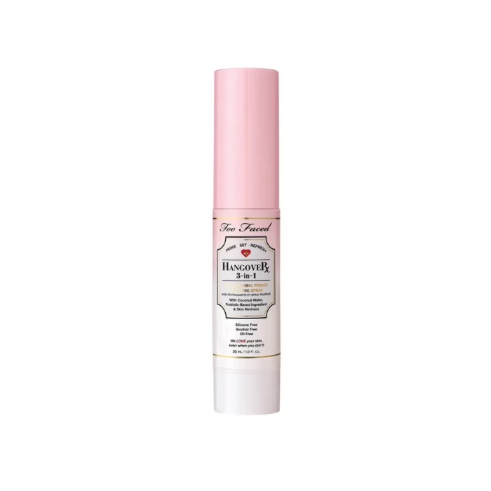 IMG_4623 (1) اسپری فیکس سهکاره توفیسد Too Faced Hangover 3-in-1 با طراحی سبک و فرمولاسیون آبرسان، مناسب برای افزایش ماندگاری آرایش و طراوتبخشی پوست.